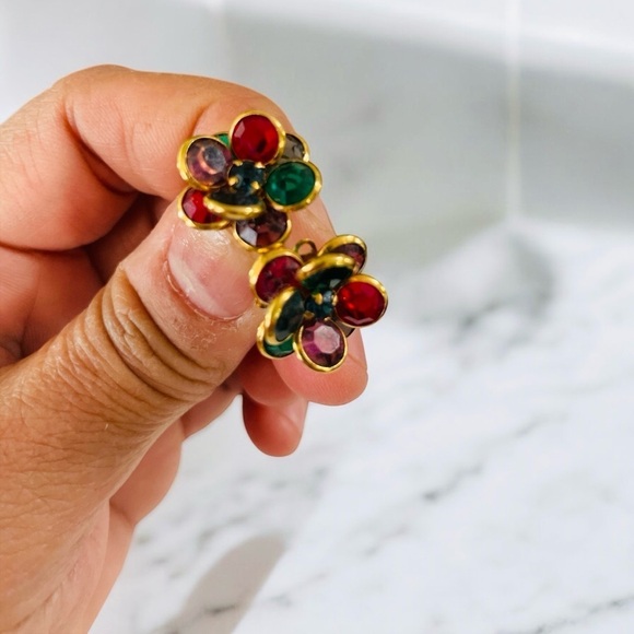 Vintage Vonelle Multi-Color
Crystal Push Back Earrings, ca.
1980s - Picture 2 of 7